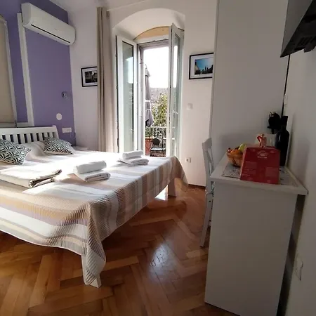 Sunny Terrace Apartment