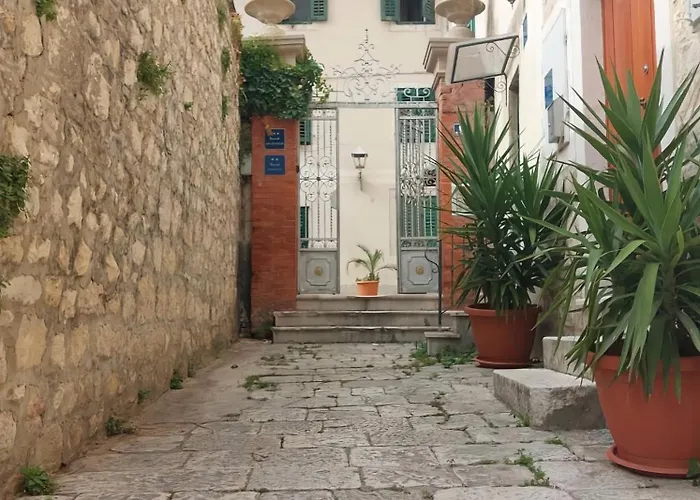 Sunny Terrace Apartman *