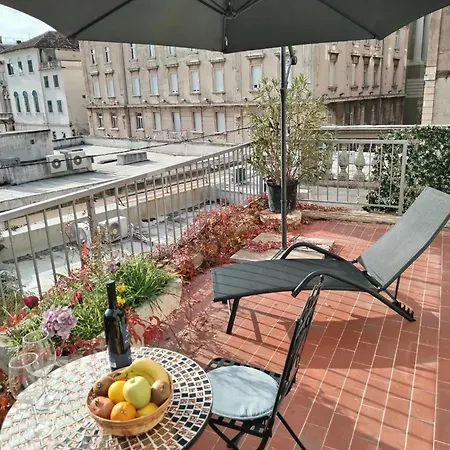 Sunny Terrace Lägenhet